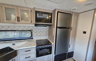 2022 Coleman Lantern 334BH