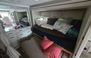 Thor Motorcoach Axis 25.6 Enjoy and Relax