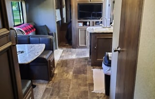 Family friendly with HUGE Bunkroom!!