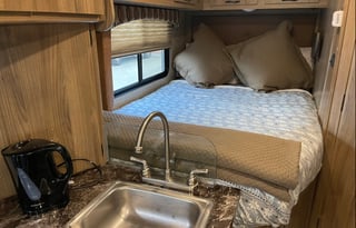 Easy to Operate Solar Family RV