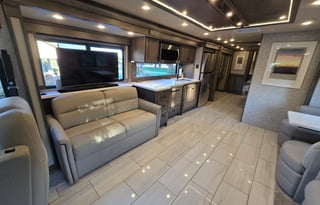 New luxury Tiffin rv for your next adventure!
