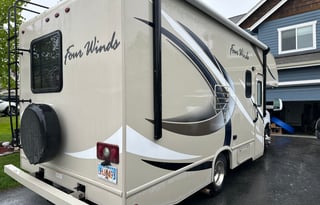 2018 Thor Motor Coach Four Winds 22B
