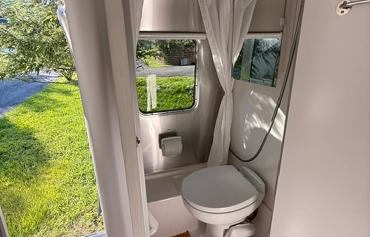 wet shower/toilet