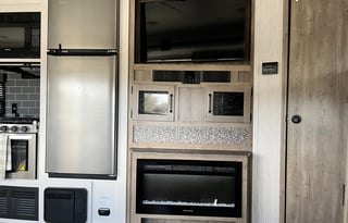 Amazing Bunkhouse, Outside Kitchen, Fireplace