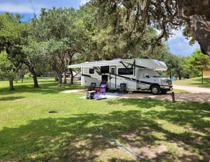 Coachmen RV Freelander 29KB ford 450