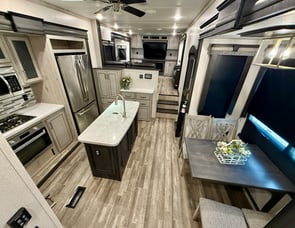 Keystone RV Alpine 3700FL