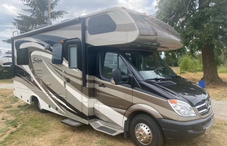 Perfect size for beginner RV'ers! Drives like a van!