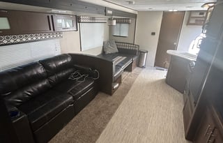 2018 Prime Time RV Avenger ATI 27DBS