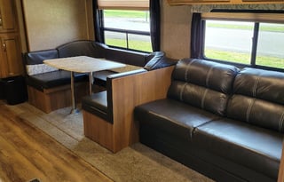 Mojo's 2017 Coachmen Catalina