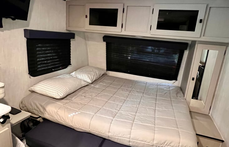 RV Queen size bed