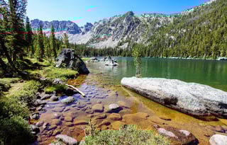 Stationary Cute Camper & FHU Space near Glacier NP