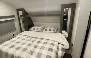 Wildwood Bunk House w/ Fireplace