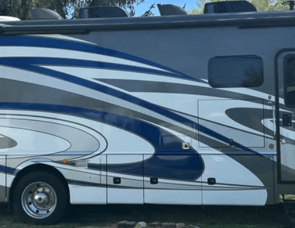 Fleetwood RV Bounder 33C
