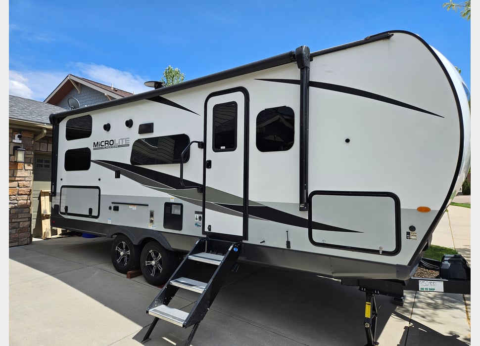 Travel Trailer rentals in Divide