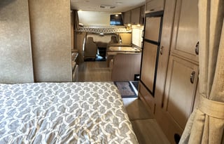 2020 Thor Motor Coach Daybreak 27DB