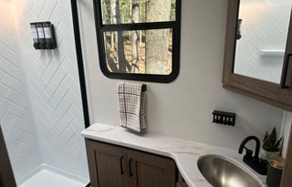 NEW 2024 Alliance RV Delta 251BH