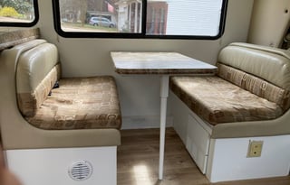 Free 200 miles/night! -  30' Thor FourWinds ClassC