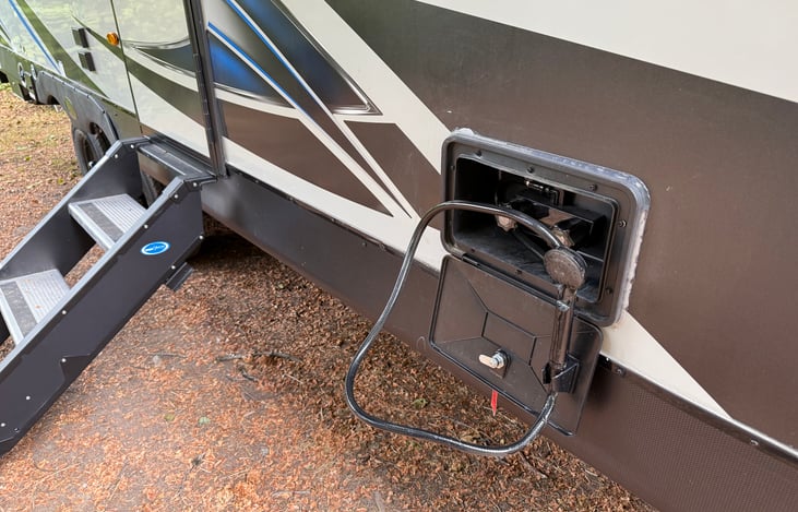 Hot/cold out-door shower