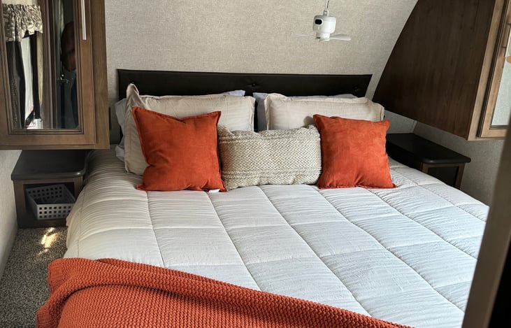 Master bedroom photo # 1