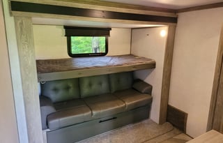 Full Sized Fifth Wheel for Full Time Fun