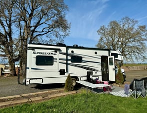 Forest River RV Sunseeker LE 2550DSLE Ford