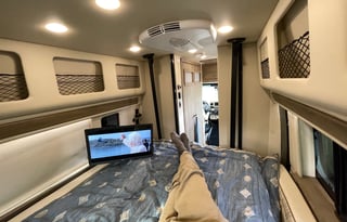 Mercedes Sprinter 4x4 - Solar/Generator
