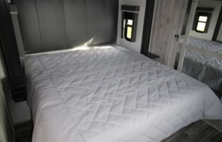 2022 Keystone RV Avalanche 390DS