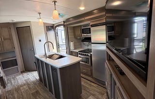 (Delivery only) sleeps 10, 2 baths Sunset Trail