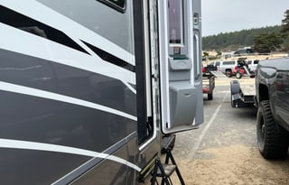 Great 4 Season Family RV w/ Slide-Out, Solar & Gen