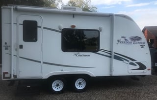 2011 Coachmen Freedom Express LTZ