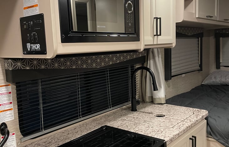 Beautiful new kitchen, with stove oven and microwave.