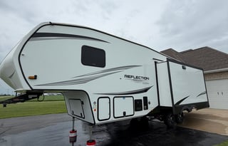 Spacious super clean camper
