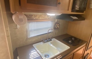 KZ 180 Coyote Lite camping trailer