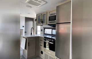 Ellie- 2023 Forest River RV EVO Lite 2750QBX