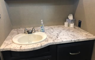 Couples Luxury RV Retreat – Pet-Friendly