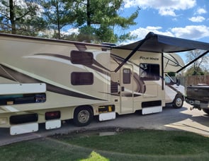 Thor Motor Coach Four Winds 30D