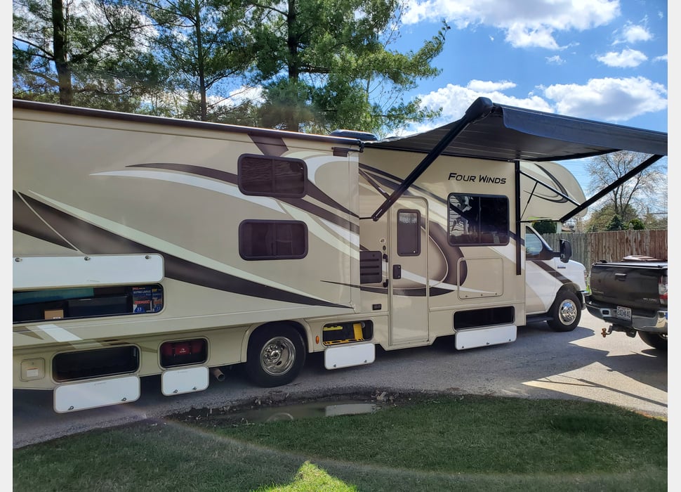 Class C Motor Home rentals in Champaign