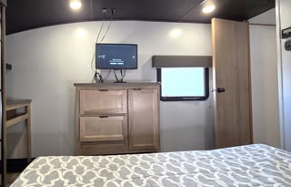 2024 Forest River Arctic Wolf Suite 3660