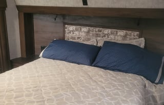 2019 Forest River RV Cherokee Arctic Wolf 295QSL8