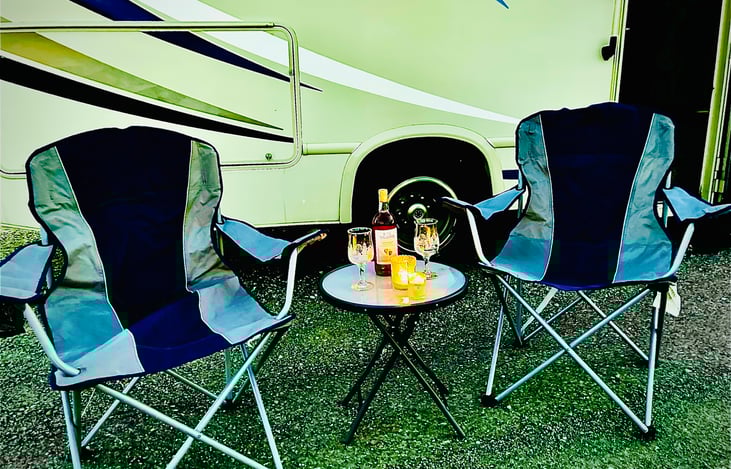 Enjoy a relaxing evening outside after a day of adventures! Watch the stream roll by!