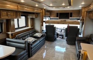 2019 Fleetwood RV Discovery 38W - Sleeps 8