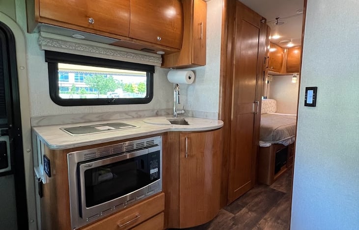 Combination convection oven and microwave