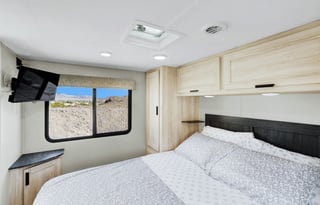 Gently Used Spacious 2023 Forest River Sunseeker