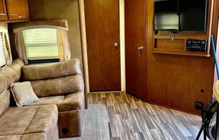 2017 Mesa Ridge MR310BHS Premium Bunkhouse