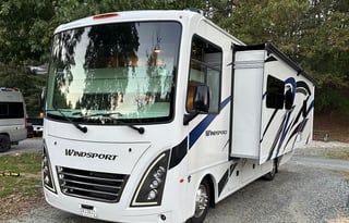 Road Birds’  2023  Windsport 29M ready to roll!