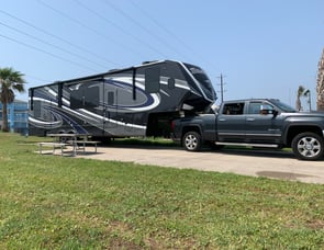 Grand Design Momentum M-Class 349M