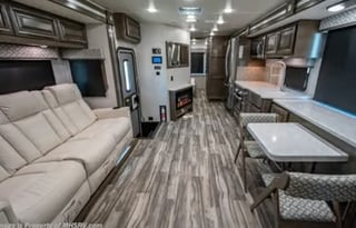 T2022 CONVENIENT & EASY TO DRIVE RV!!! GEORGE TOWN