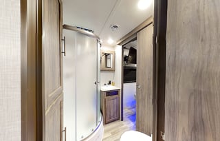 2022 CrossRoads Zinger 333D Travel Trailer