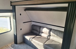 "Ellie Mae" Bunk Room/ Full Outside Kitchen