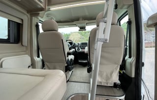 Fully Loaded Pet Friendly Sleeps 4 with AC!